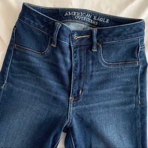 Ripped Dark Wash High Wasted Jeans